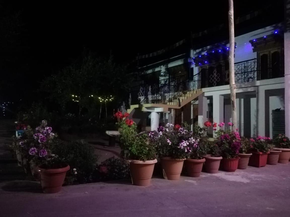 Sernang Homestay Hundar Extérieur photo