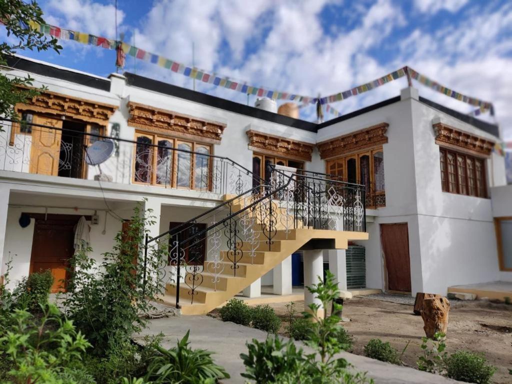 Sernang Homestay Hundar Extérieur photo